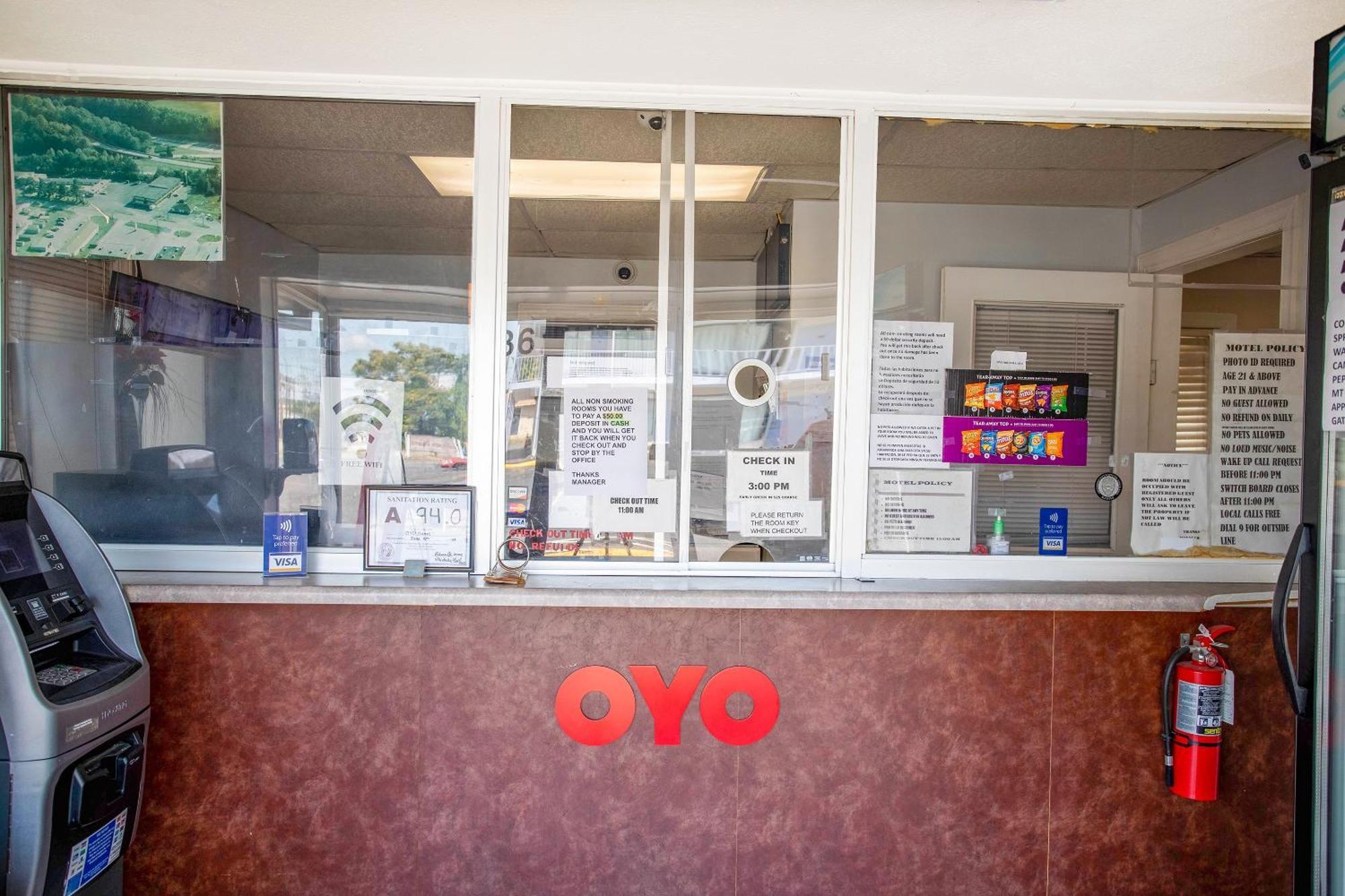 Oyo Inn Кернерсвіл Екстер'єр фото