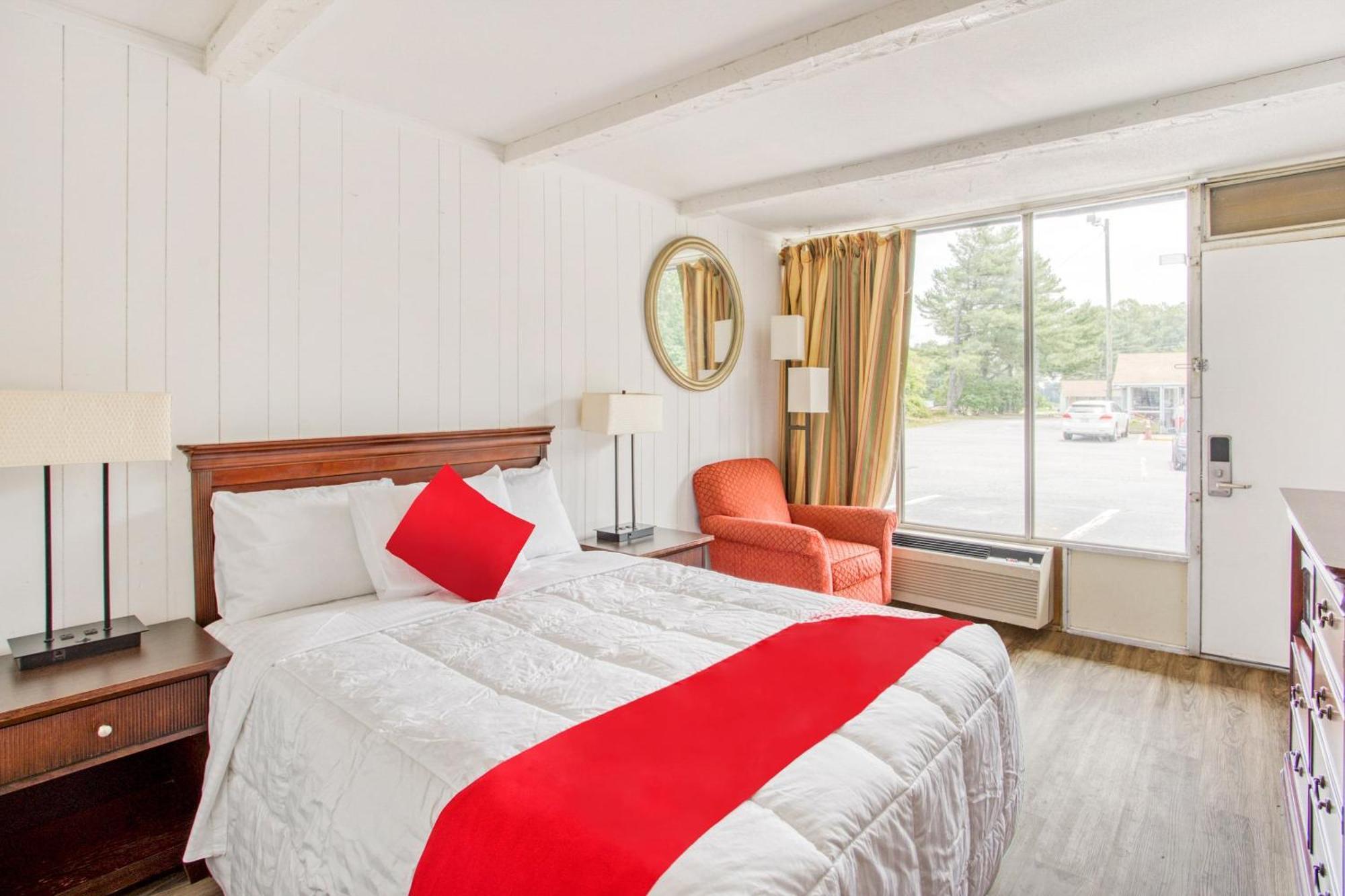 Oyo Inn Кернерсвіл Екстер'єр фото
